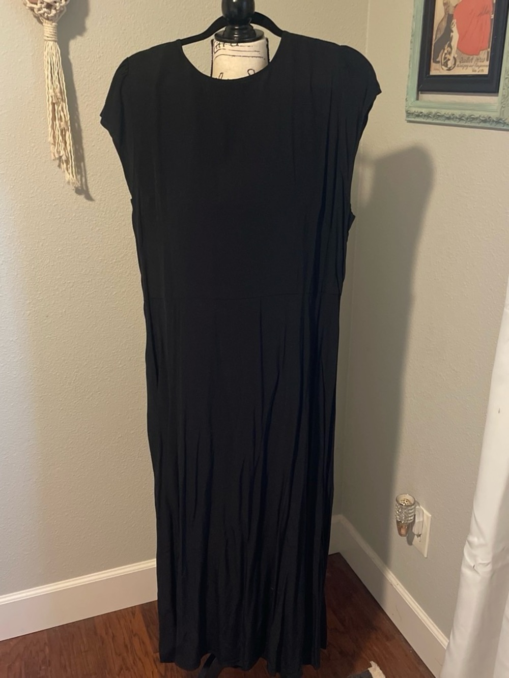 LOFT Black Cap-Sleeve Maxi Dress